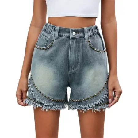 شورت دنيم مع زخرفة المسامير للنساء ، أرجل بنطلون بشراشيب ، بنطلون بثلاثة أرباع ، جينز صغير غير رسمي ، ملابس الشارع النسائية ، أزياء الصيف